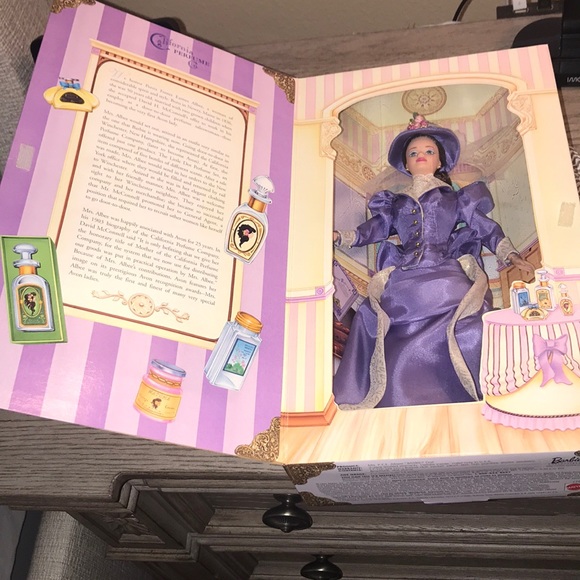 Collectible Barbie 1997 - Picture 6 of 9